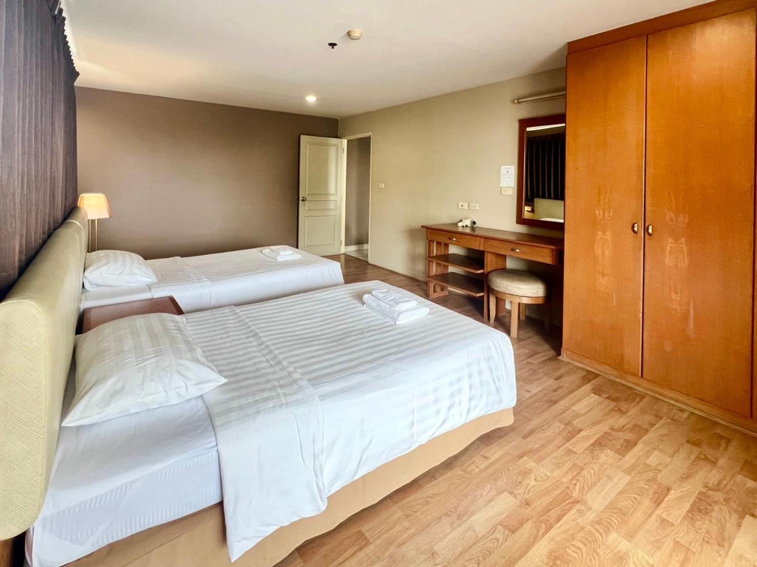 Bu Place Hotel Бангкок Экстерьер фото