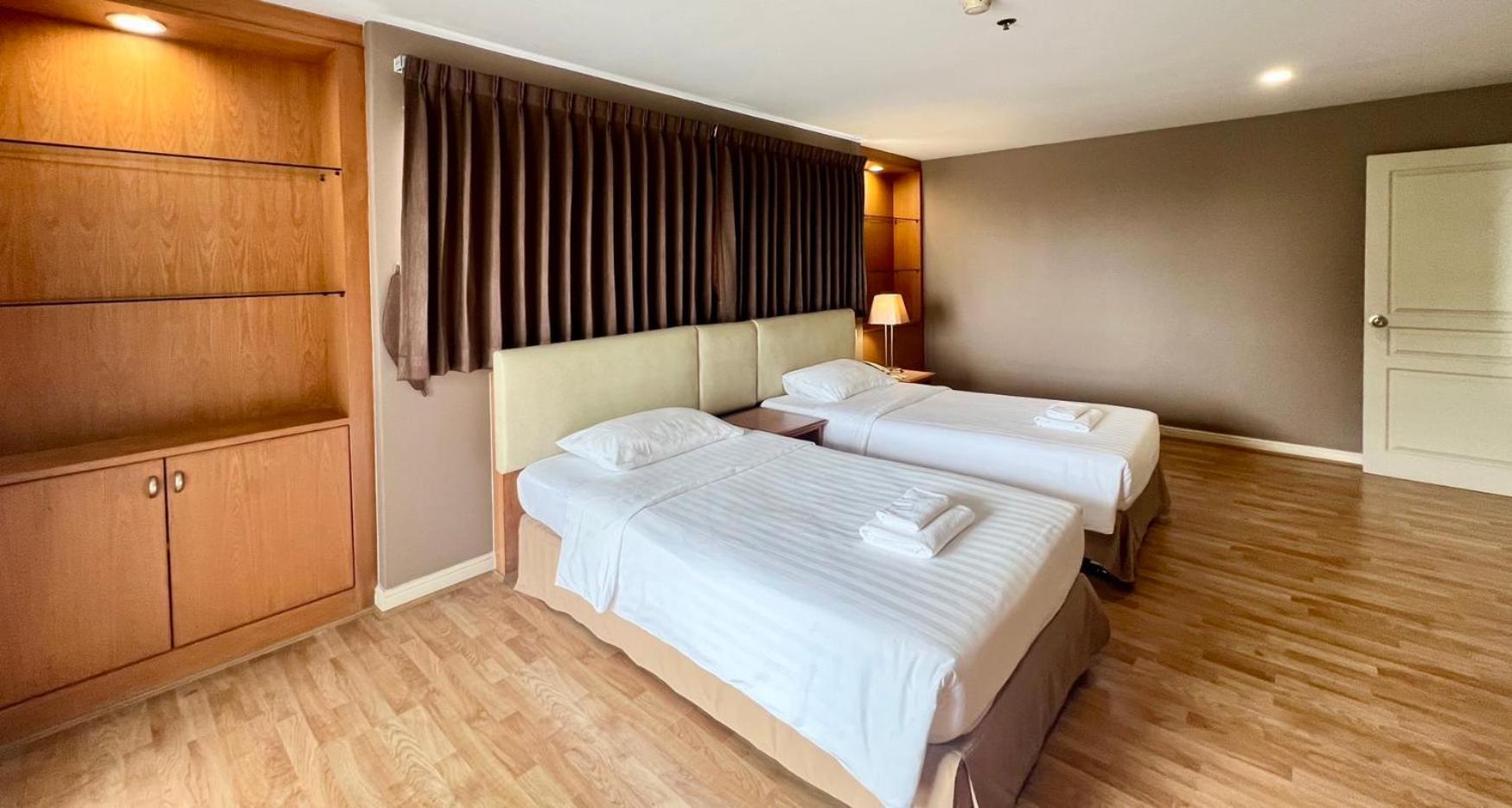 Bu Place Hotel Бангкок Экстерьер фото