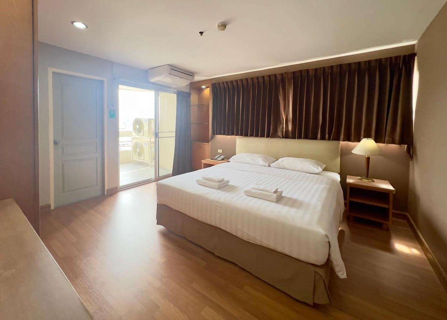Bu Place Hotel Бангкок Экстерьер фото