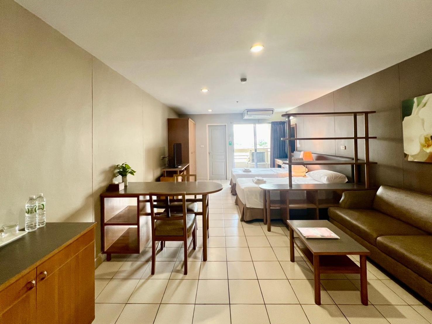 Bu Place Hotel Бангкок Экстерьер фото