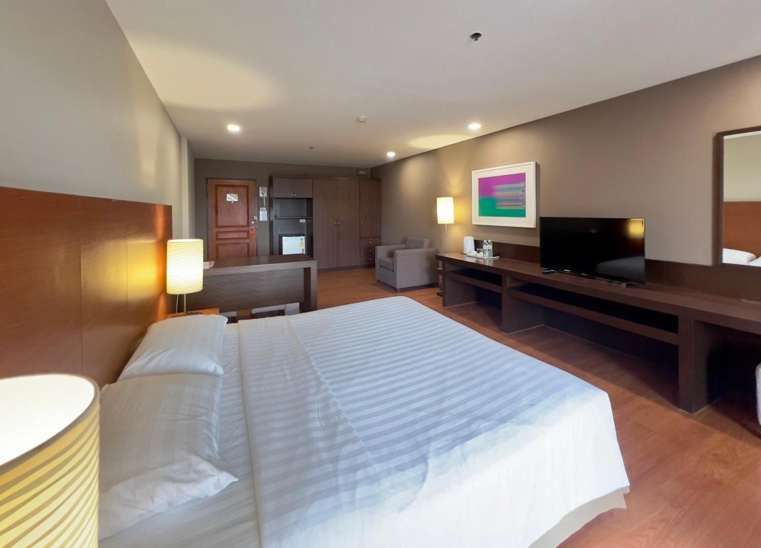 Bu Place Hotel Бангкок Экстерьер фото